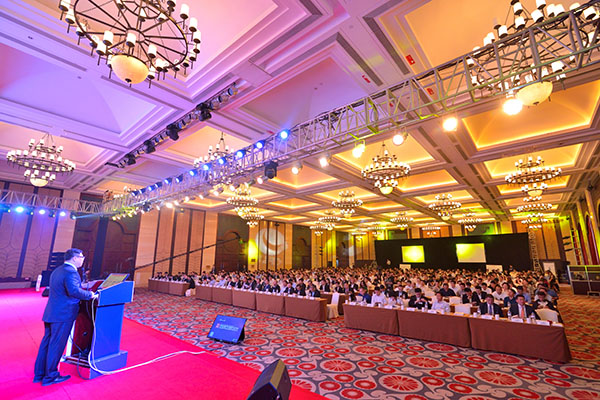 2016全国汽车物流行业年会隆重召开 304.cam永利集团荣获“第三届汽车物流行业特别突出贡献企业”奖